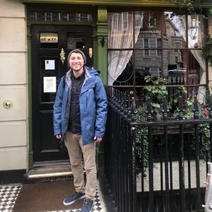 Meet your Posher, Danlee